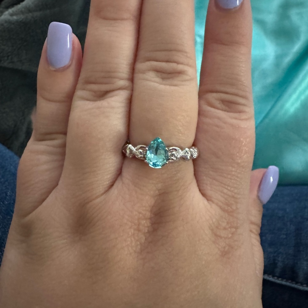 Elegant Silver and Blue Gemstone Ring